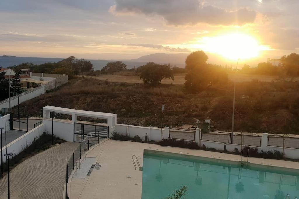 Atico Con Piscina, Golf, Vistas Al Mar Lägenhet Torre de Benagalbon Exteriör bild