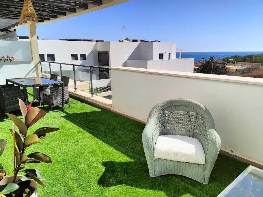 Atico Con Piscina, Golf, Vistas Al Mar Lägenhet Torre de Benagalbon Exteriör bild