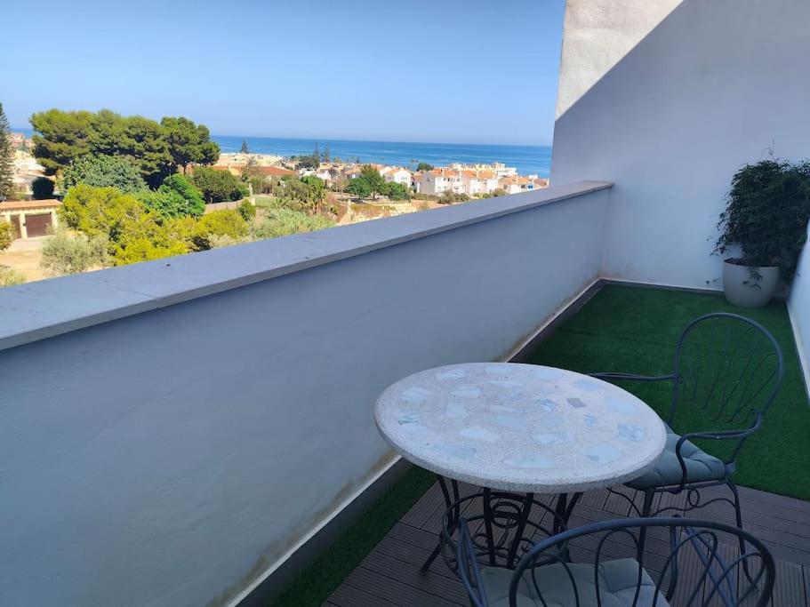 Atico Con Piscina, Golf, Vistas Al Mar Lägenhet Torre de Benagalbon Exteriör bild