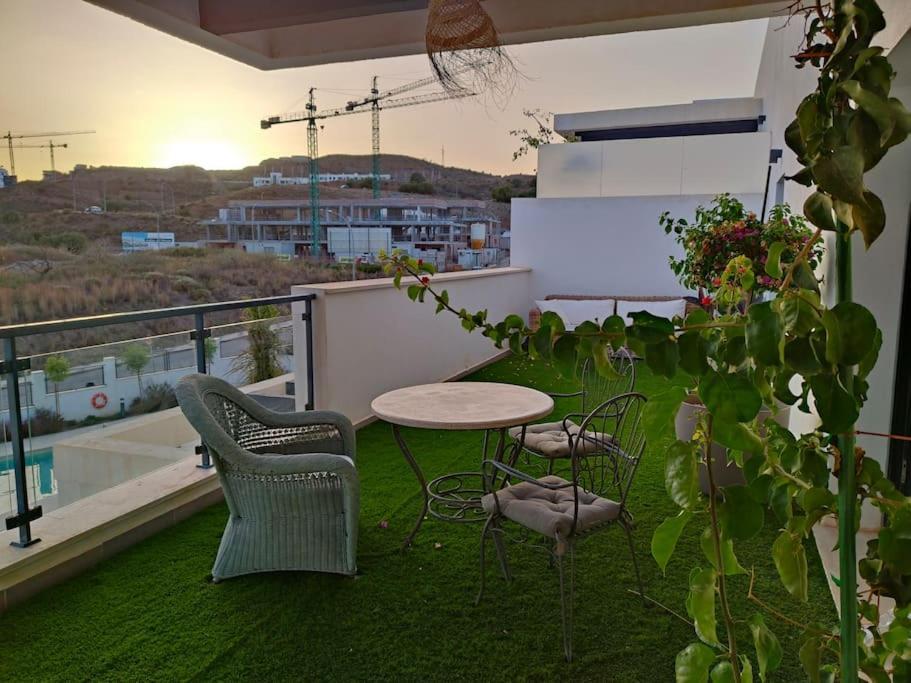 Atico Con Piscina, Golf, Vistas Al Mar Lägenhet Torre de Benagalbon Exteriör bild