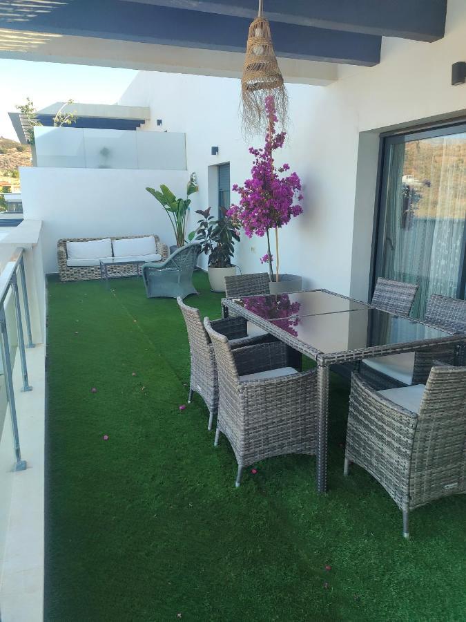 Atico Con Piscina, Golf, Vistas Al Mar Lägenhet Torre de Benagalbon Exteriör bild