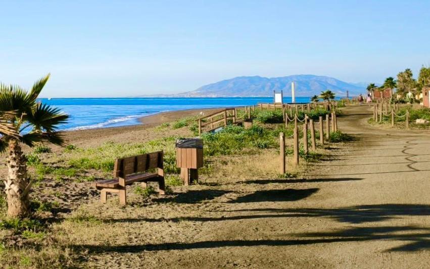Atico Con Piscina, Golf, Vistas Al Mar Lägenhet Torre de Benagalbon Exteriör bild